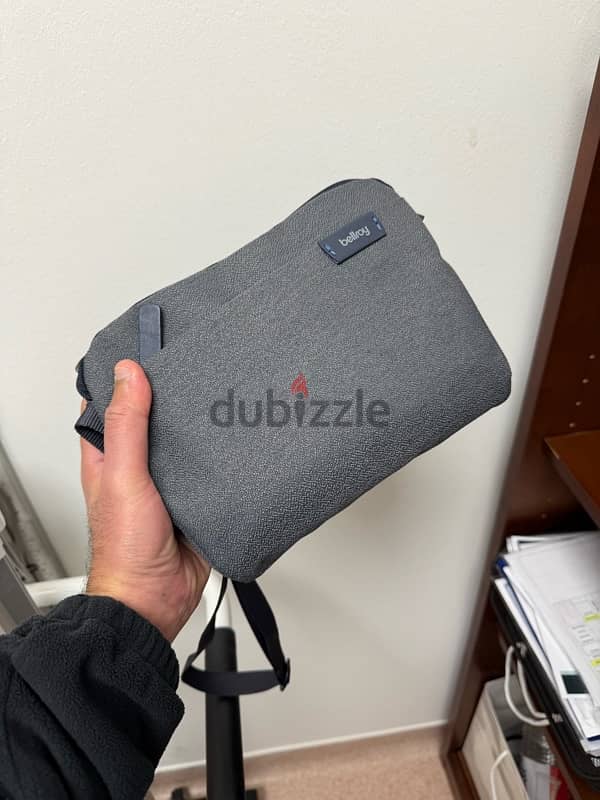 25 KD - Like new Bellroy City Pouch Plus | Basalt [fits ipad mini] 1