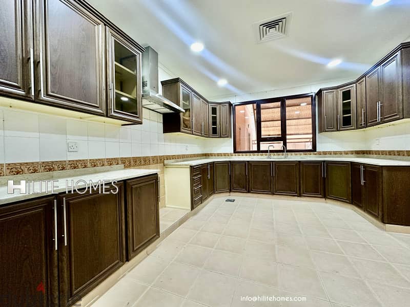 Triplex Villa for rent in Rumaithya 2