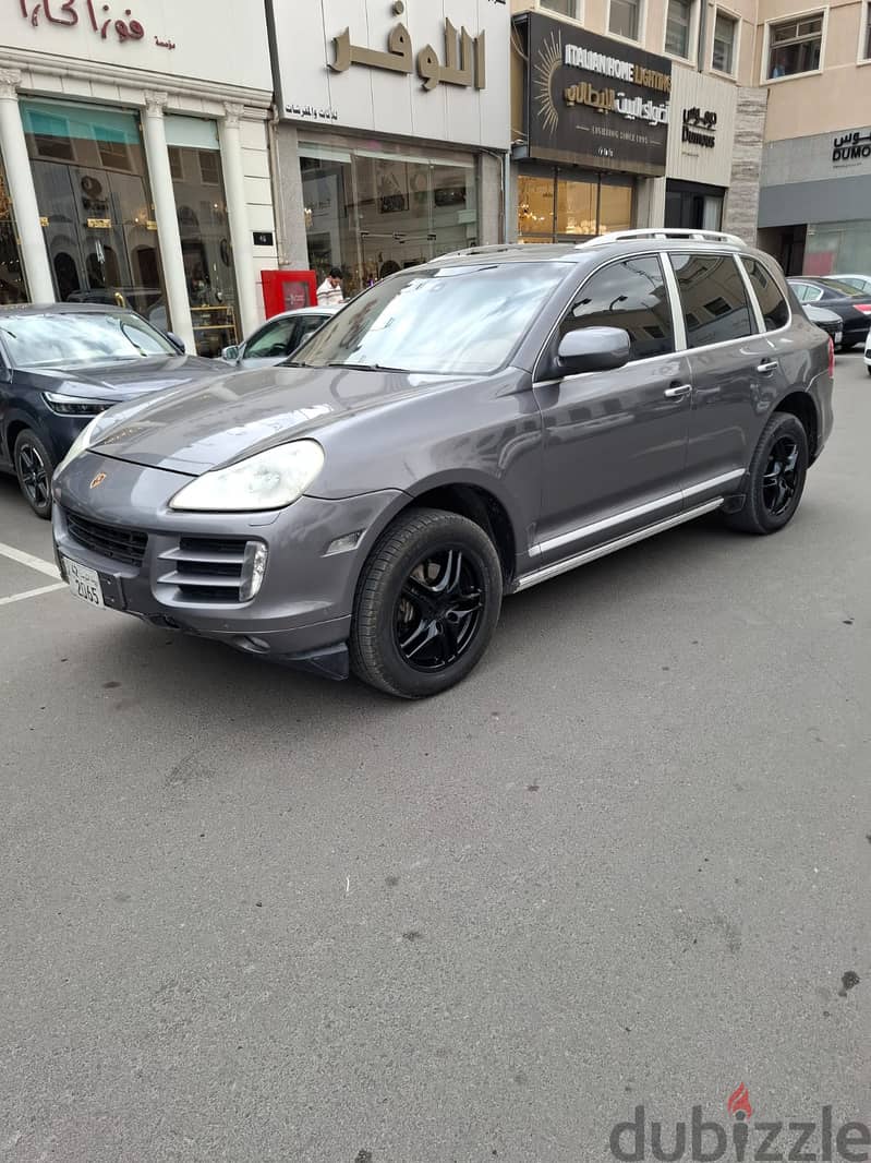 Porsche Cayenne 2010 - Excellent Condition - Serious Buyers Only 1