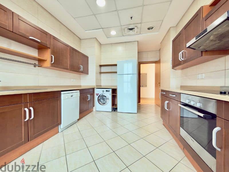 Full floor three bedroom apartment for rent in Shaab. 3