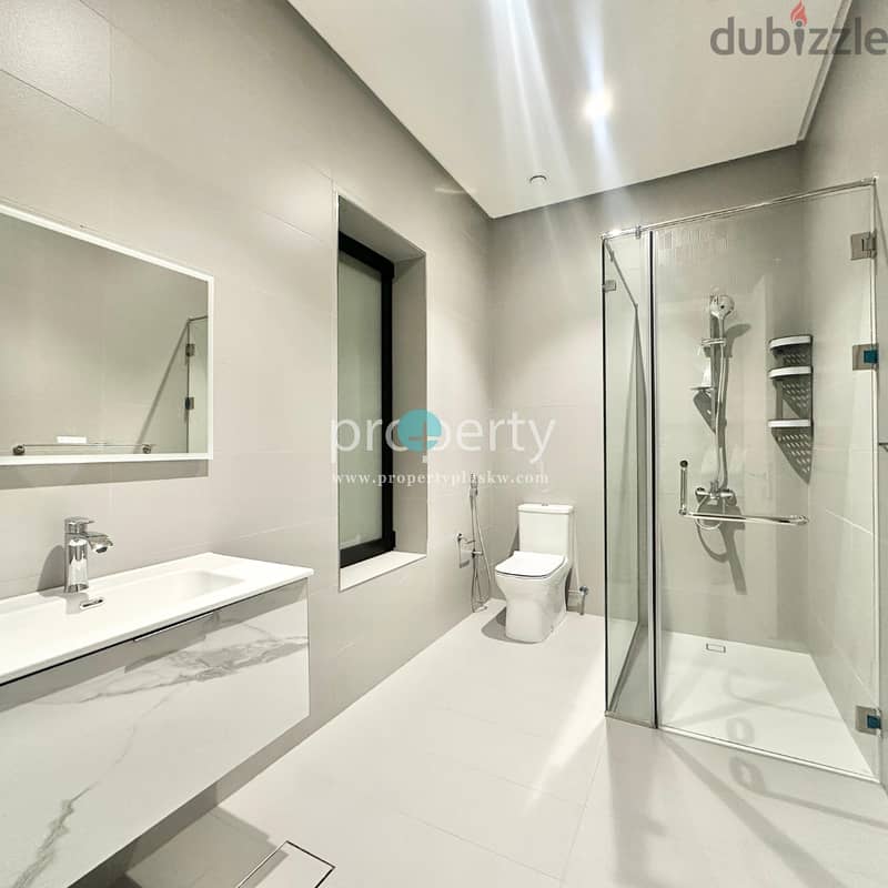 4-Master bedroom Villa with private pool for rent in Abufathira 3