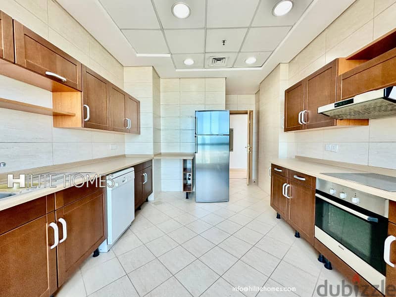 Three bedroom apartment for rent in Shaab with sea view 9