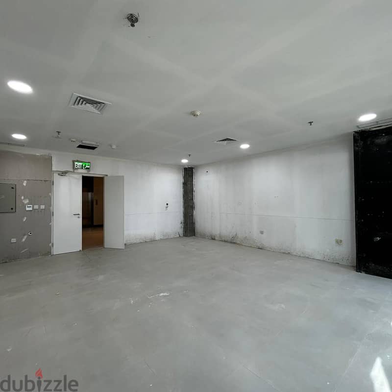 Commercial office space with a grace period for rent in Sharq. 5