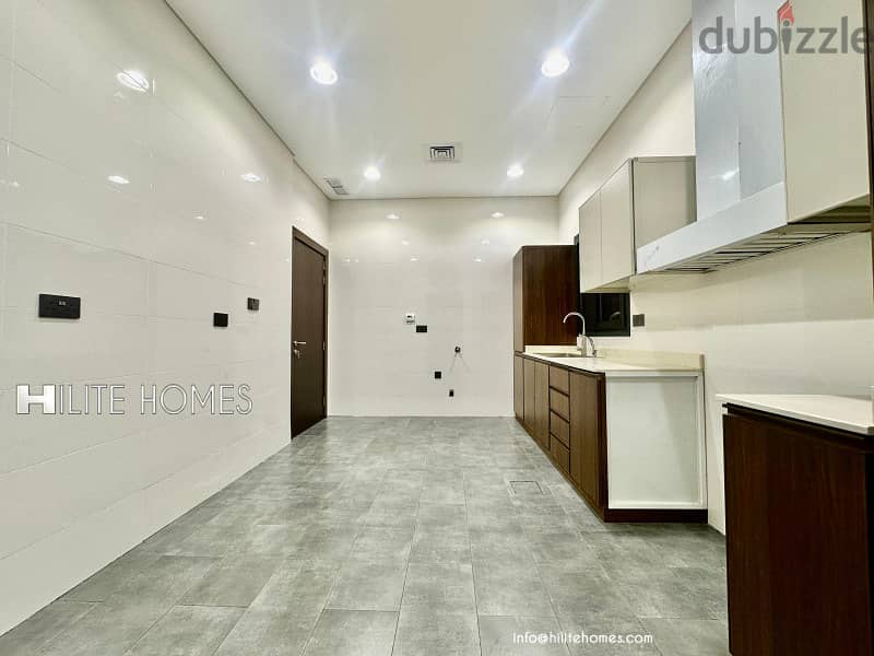 Five bedroom Duplex with private Garden for rent in Bayan 1