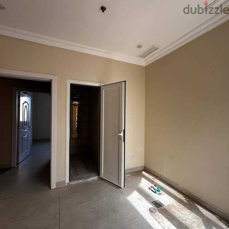 Full investment Floor for rent in Salmiya 4