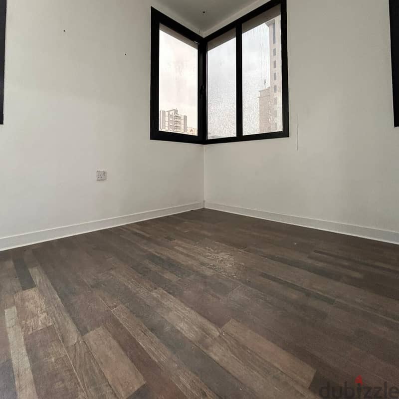 Full floor available for rent in Salmiya. 4