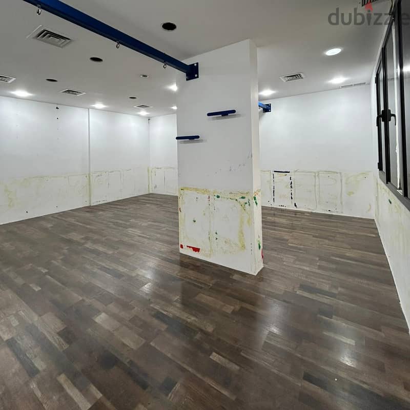 Full floor available for rent in Salmiya. 5