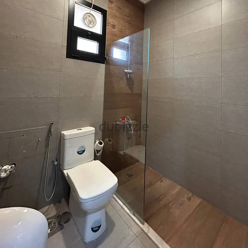 Full floor available for rent in Salmiya. 9