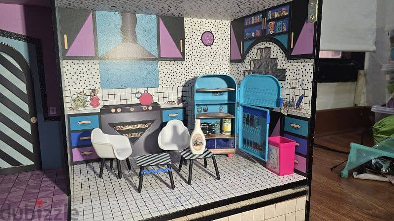 L. O. L OMG SURPRISE DOLL HOUSE 8