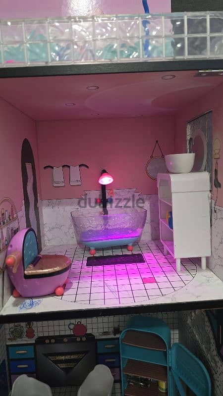 L. O. L OMG SURPRISE DOLL HOUSE 9
