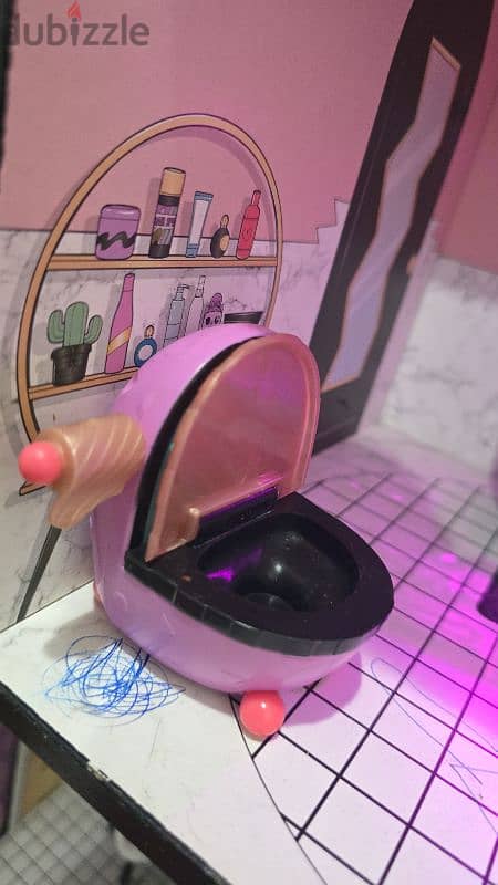L. O. L OMG SURPRISE DOLL HOUSE 10