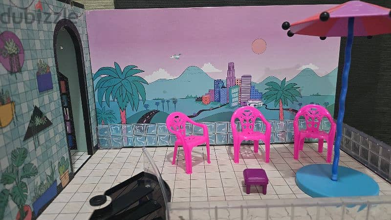 L. O. L OMG SURPRISE DOLL HOUSE 11