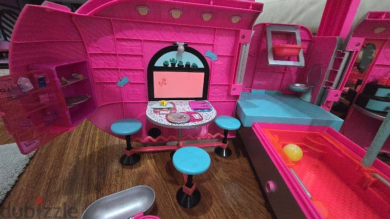 LOL SURPRISE OMG 4 IN 1 GLAMPER FASHION CAMPER 12