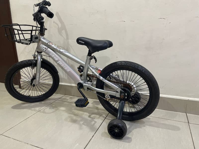 Skid Fusion Kids Bike 5-7years 16 inch 5