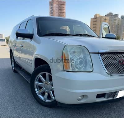 GMC Suburban 2012