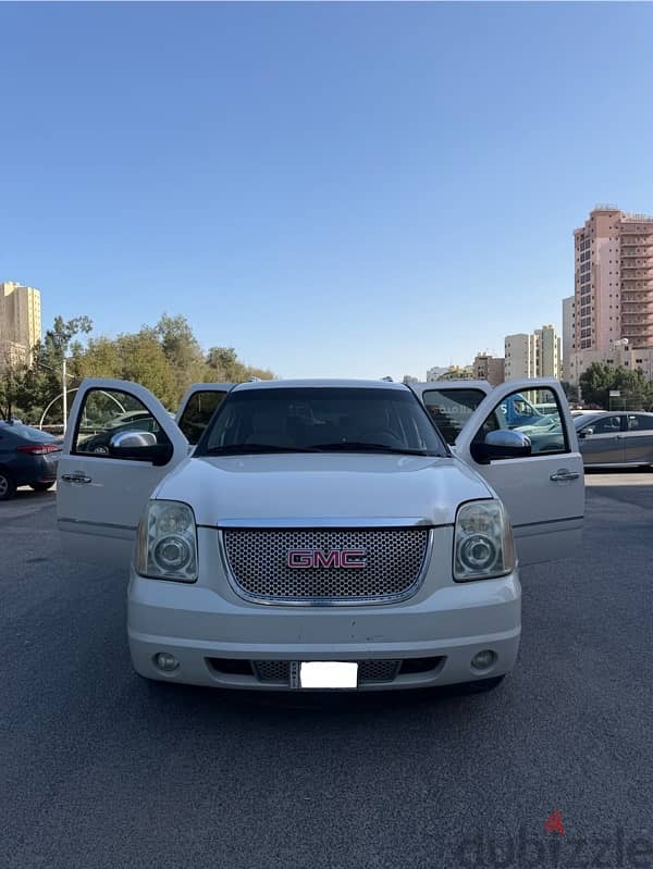 GMC Suburban 2012 2