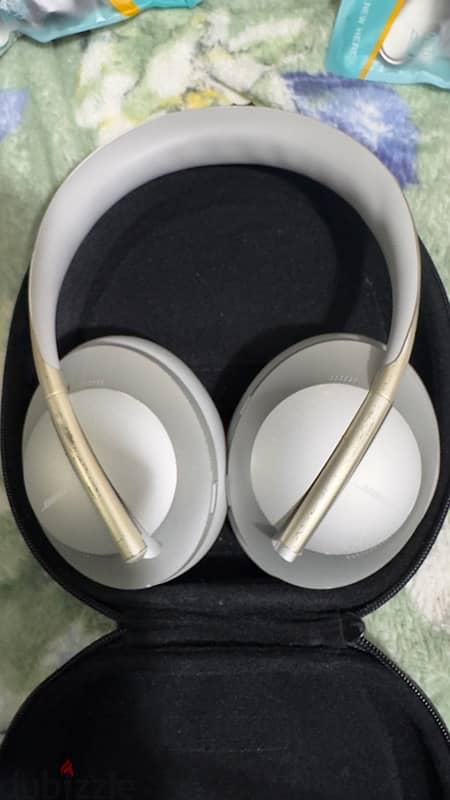 bose 700 noise cancelling headphones 1