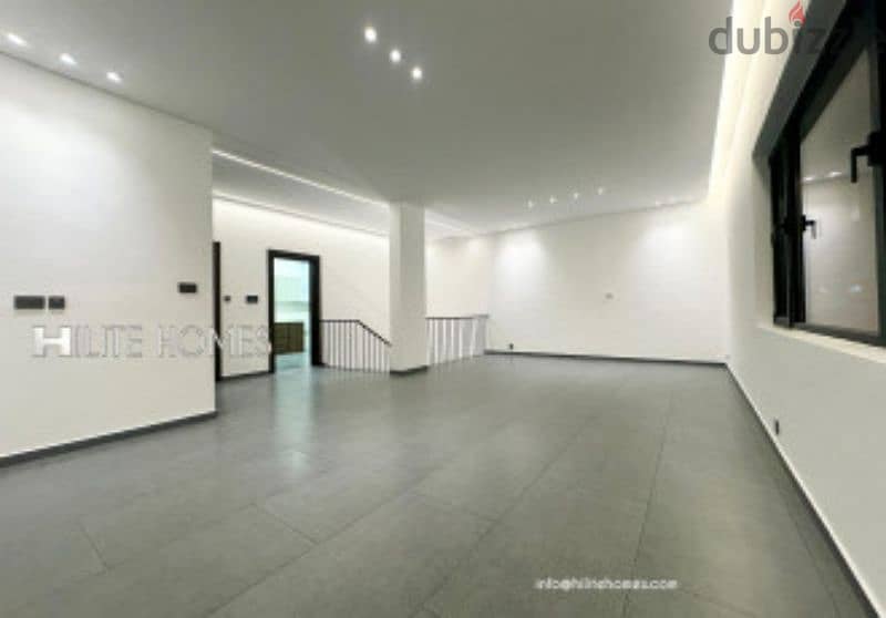 Five bedroom Duplex with private Garden for rent in Bayan 7