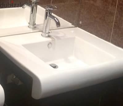 Beautiful & oversized 3 bedroom apt in salwa