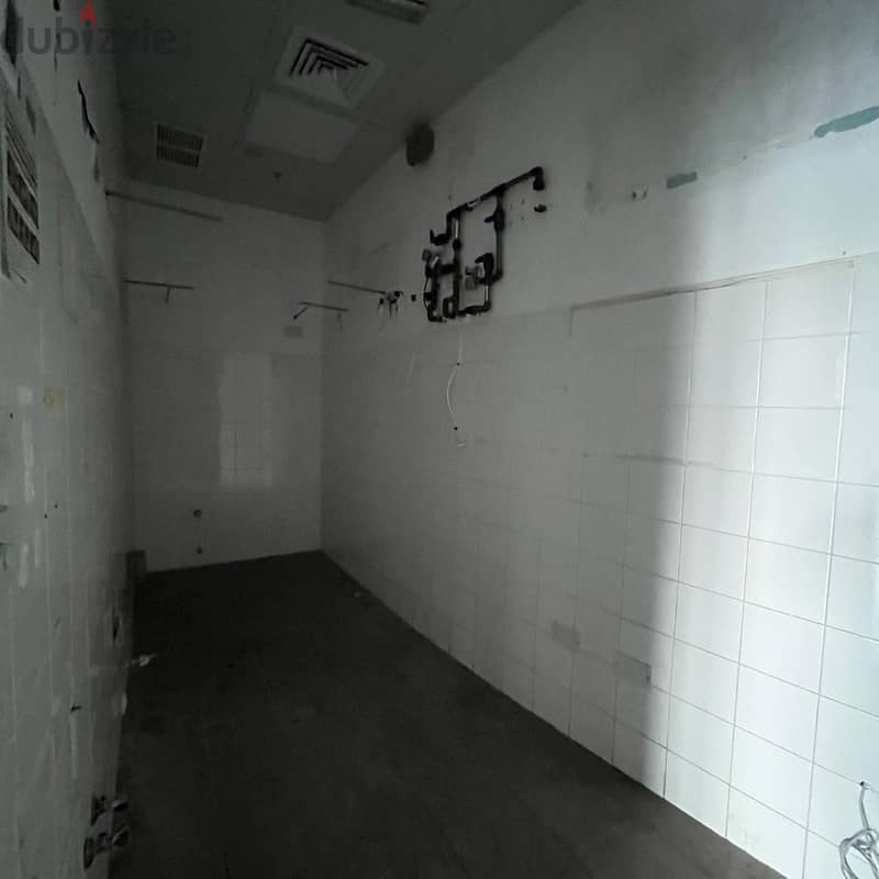 Commercial space with a grace period for rent in Salmiya 2