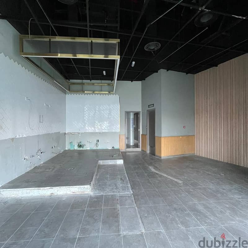 Commercial space with a grace period for rent in Salmiya 3