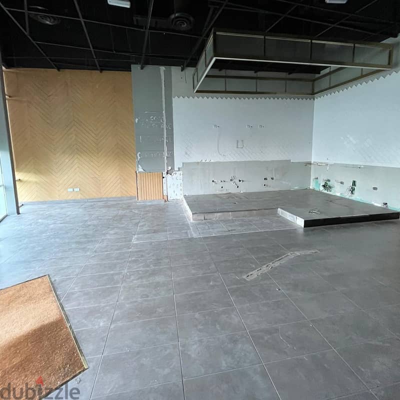 Commercial space with a grace period for rent in Salmiya 5
