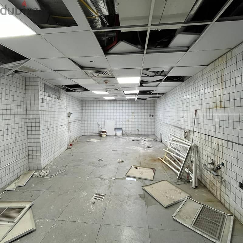 Commercial space for rent in Salmiya with a grace period. 3