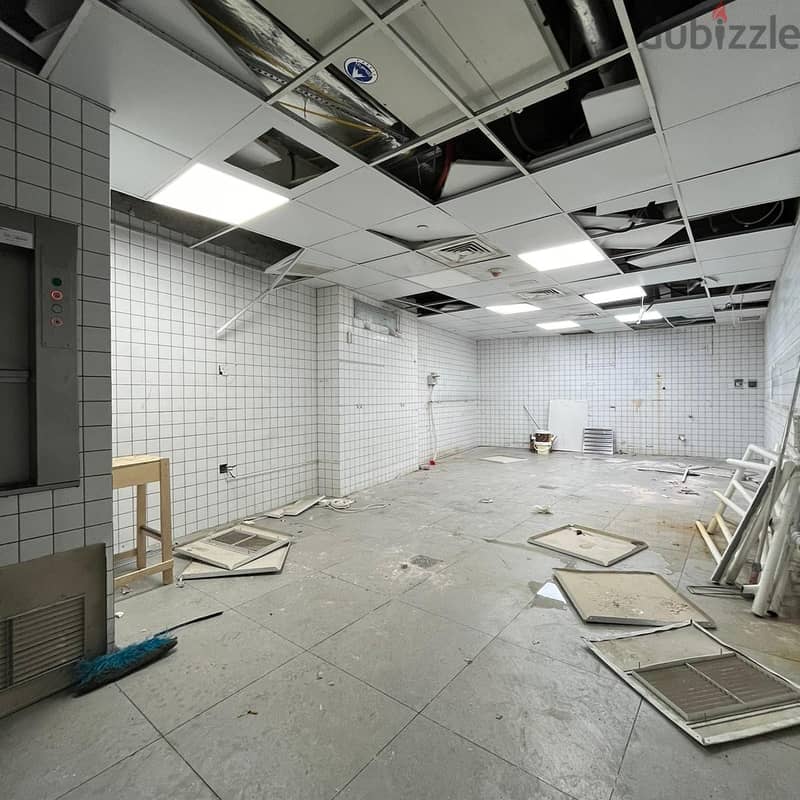 Commercial space for rent in Salmiya with a grace period. 5