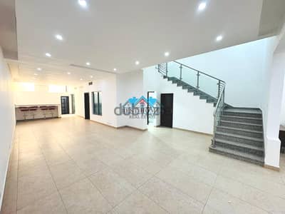 Modern 4 Bedrooms Townhouse with Rooftop in Al Salam