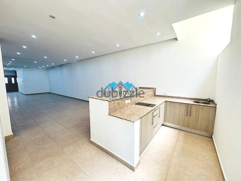 Modern 4 Bedrooms Townhouse with Rooftop in Al Salam 3