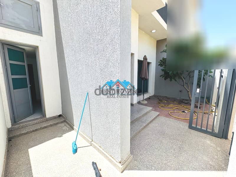 Modern 4 Bedrooms Townhouse with Rooftop in Al Salam 14