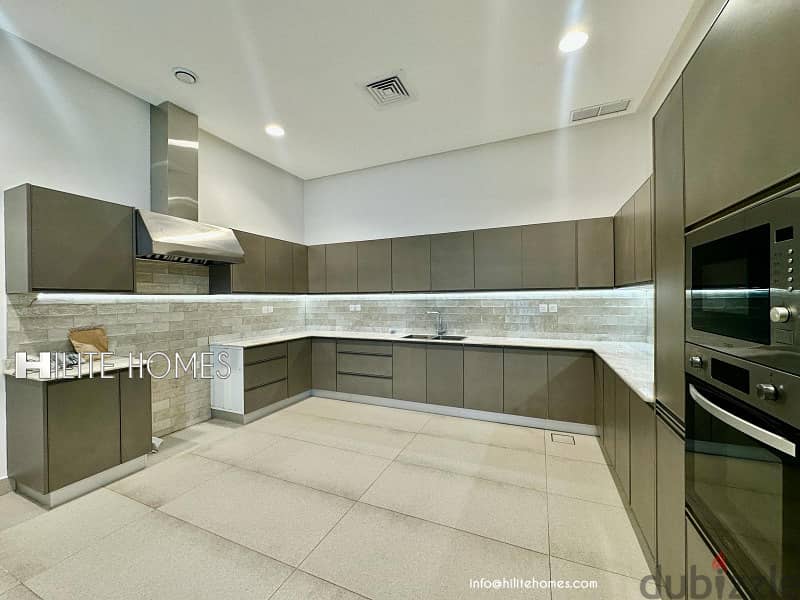 Brand New 5 bedroom Town house for rent in Abu fatira 7