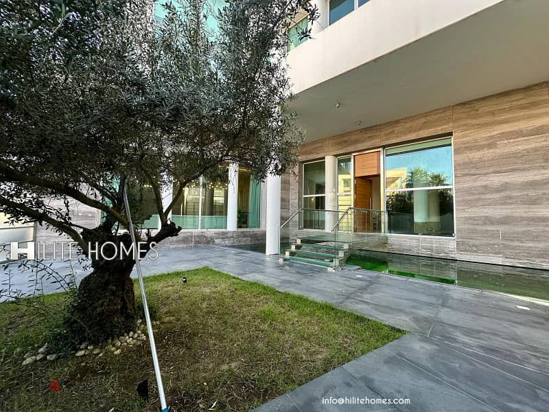 VVIP Spacious six bedrooms villa with pool in salwa 2