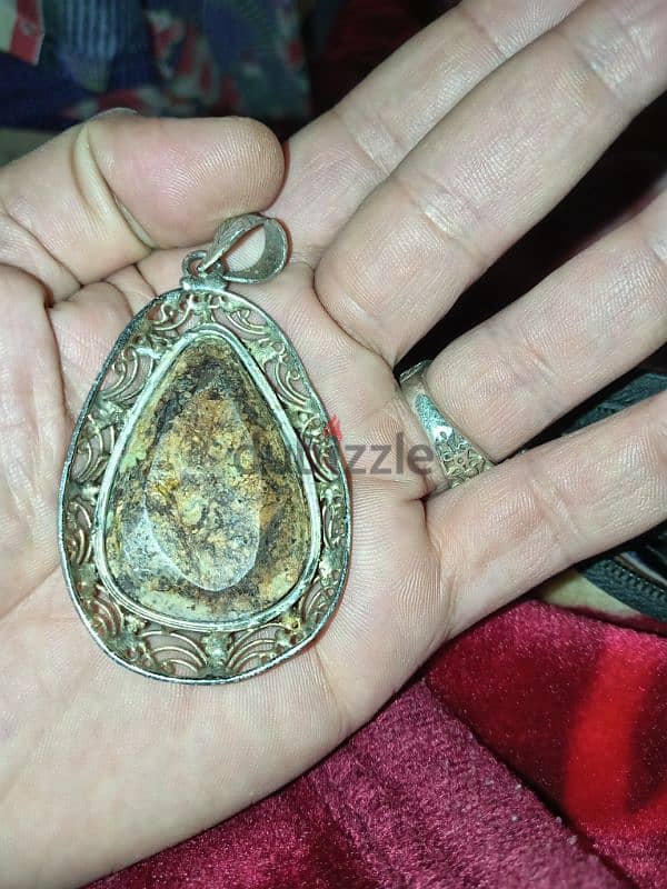 قلادة من الفضة وحجر الفيروز النيشابوري الأصلي النادر والقديم جدا 2