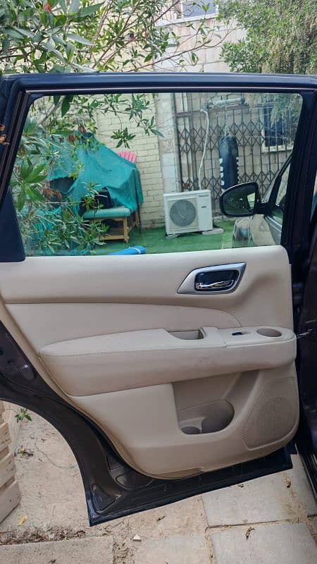 Nissan Pathfinder 2015 11