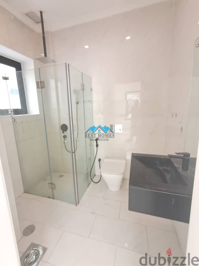 Stylish 3 Bedrooms Ground Floor Apartment with Private Entrance in Shu 2