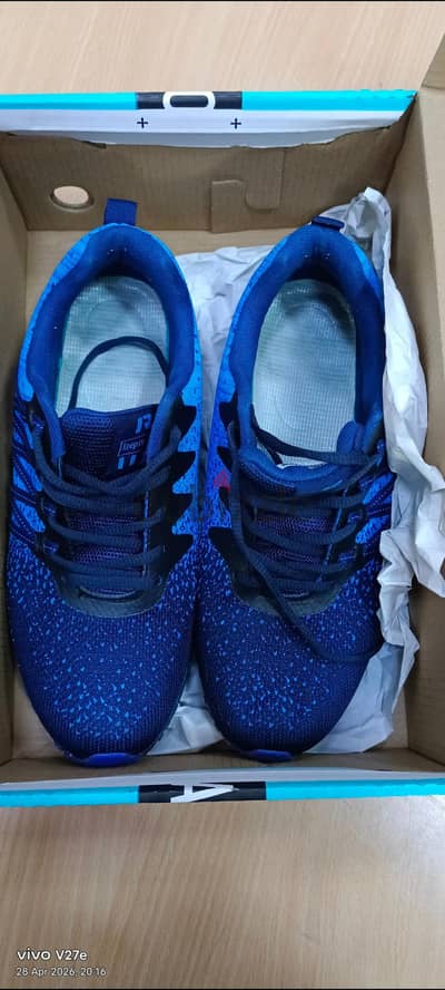 sports shoes new 42 size