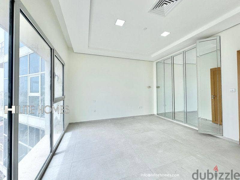 Full floor Sea view apartment for rent in Salmiya. 7