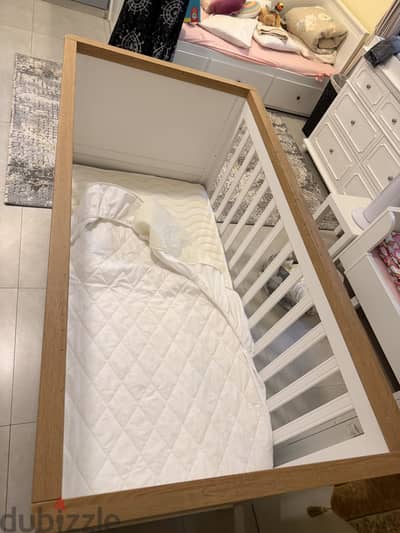 Baby cot for sale