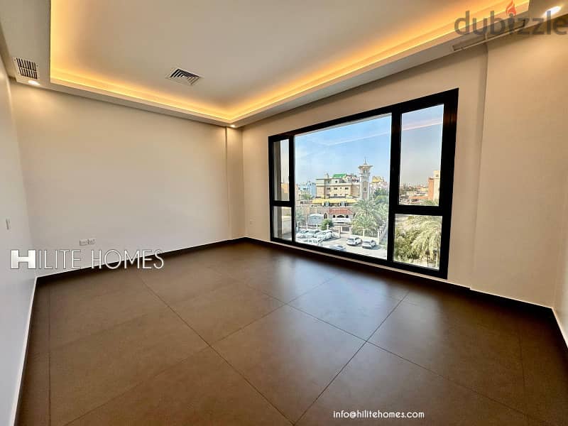 Three bedroom apartment with Balcony for rent in Salwa 1