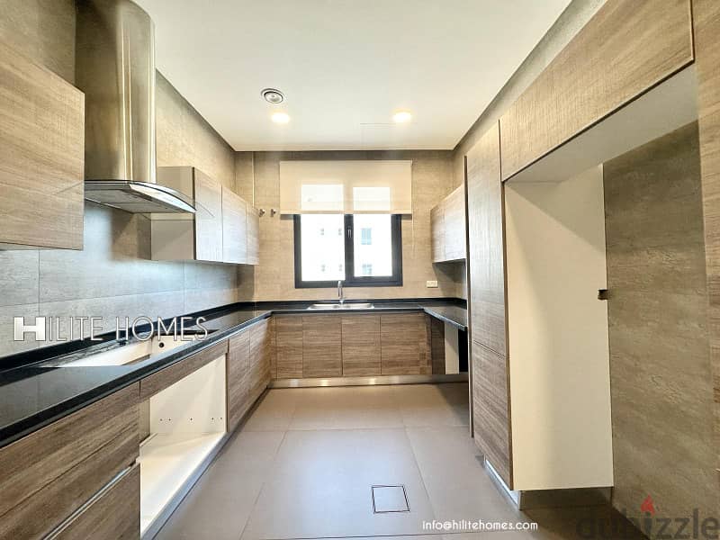 Three bedroom apartment with Balcony for rent in Salwa 10