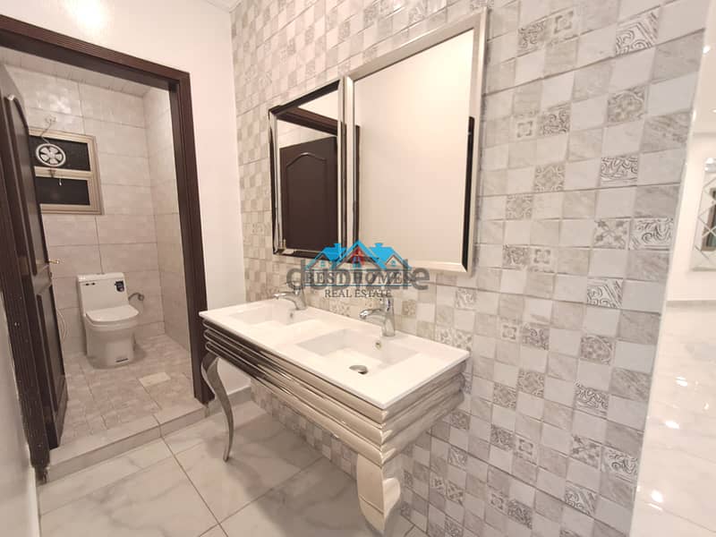 Nice & Modern 4 Bedroom Ground Floor Apartment in Surra 10