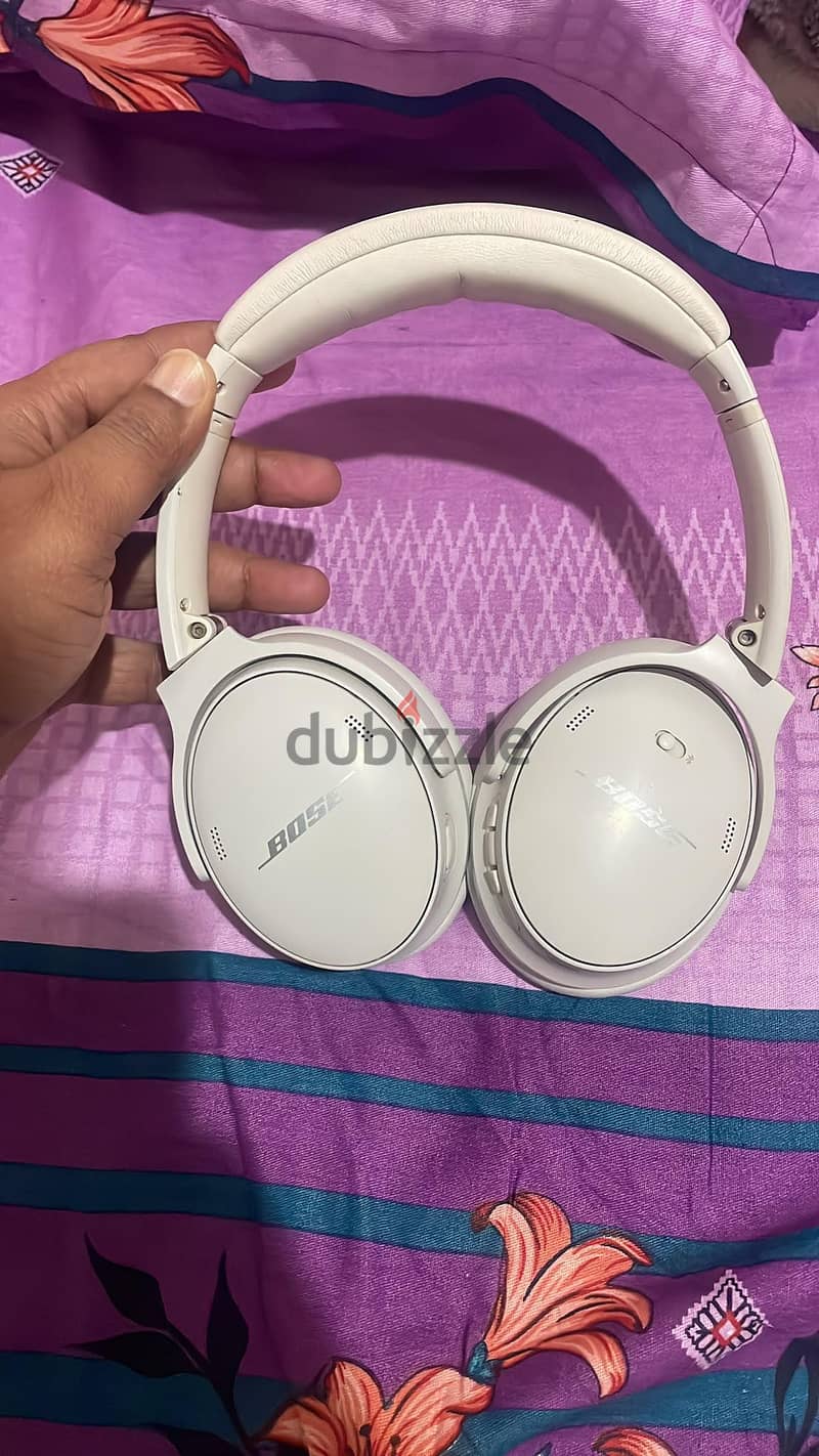 bose quite comfort 45 excellent working condition available 3