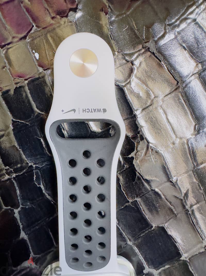 Apple Watch Nike 4 series 44 m watch 1