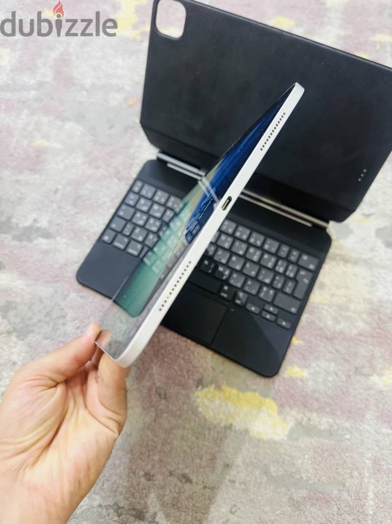 Ipad pro 2nd generation with Magic Keyboard 12
