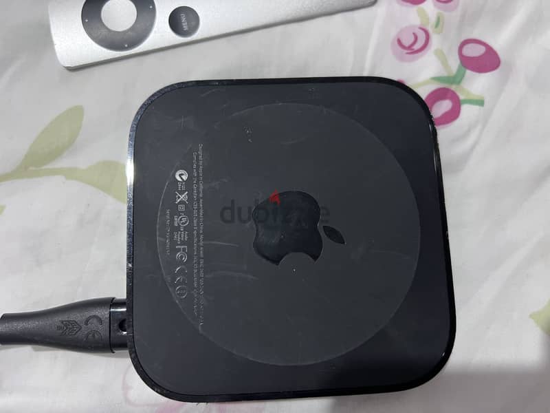 Apple device box with original remote 1