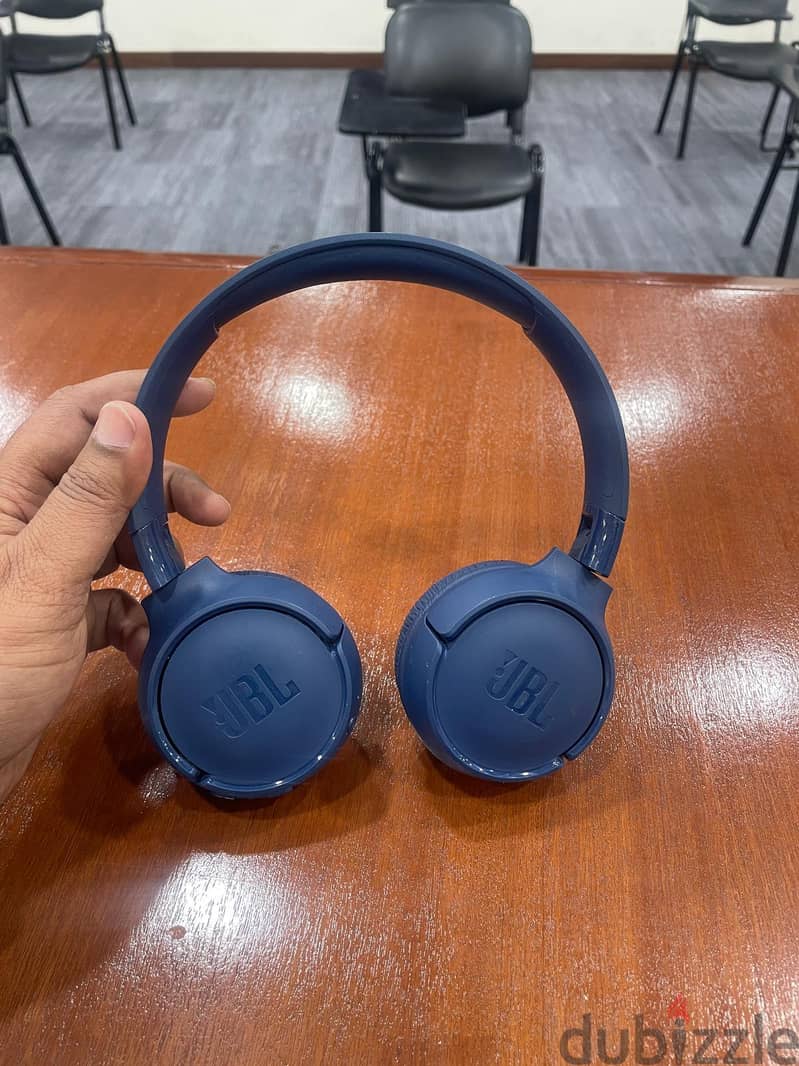 JBL headphone available excellent working condition available 1