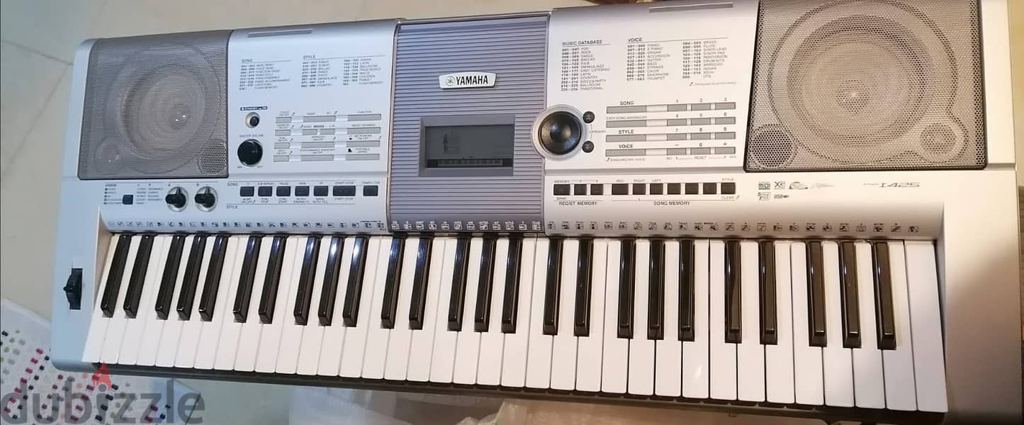 Yamaha PSR -1425 keyboard 1