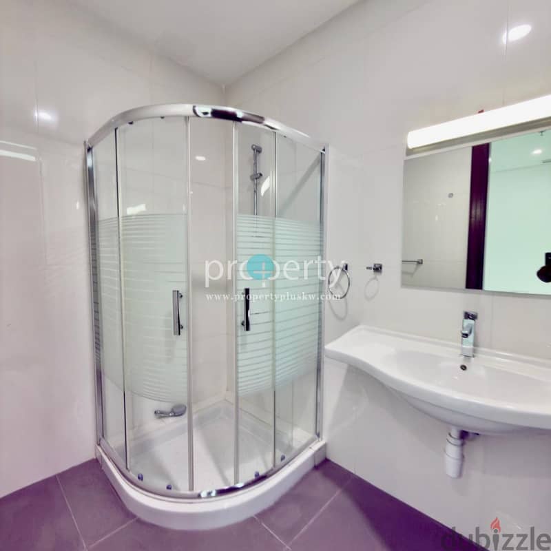 Beautiful penthouse with private pool for rent in salmiya, Kuwait City 2