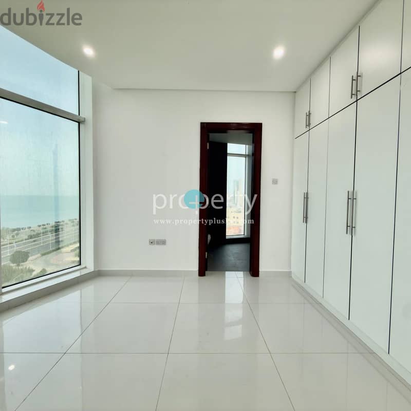 Beautiful penthouse with private pool for rent in salmiya, Kuwait City 4